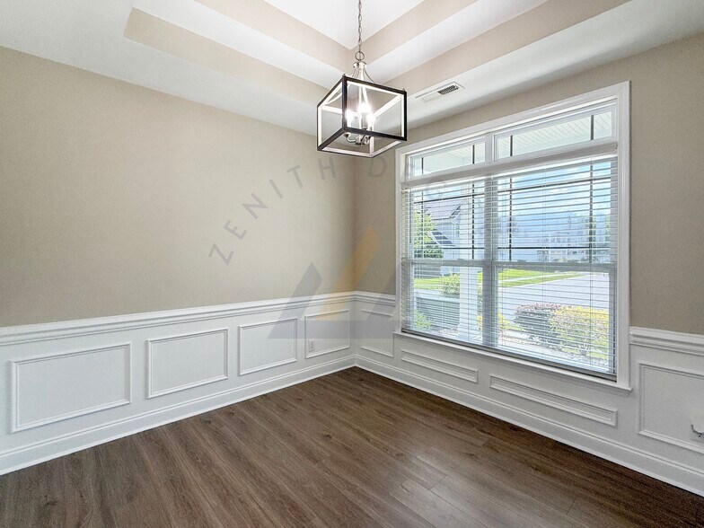 Building Photo - 68 Heritage Pky
