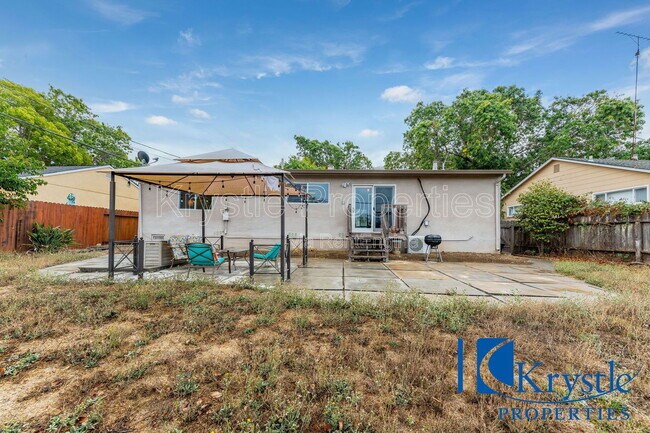 Building Photo - 175 Toyon Dr