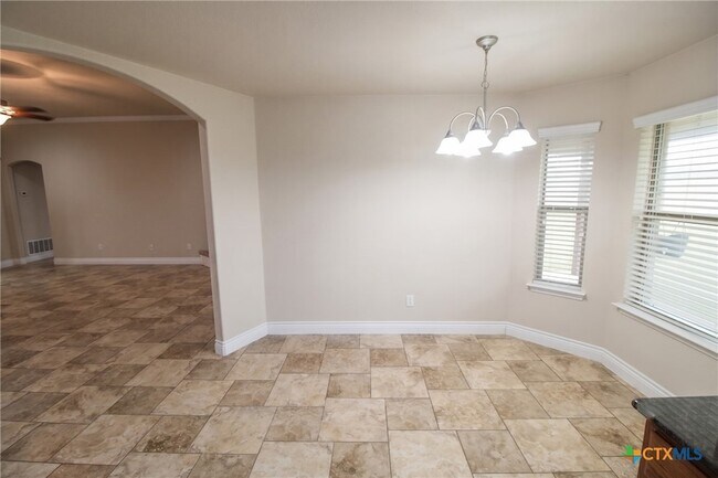 Building Photo - 1128 Pheasant Cir