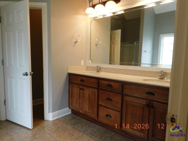 Building Photo - 110 Downshire Way