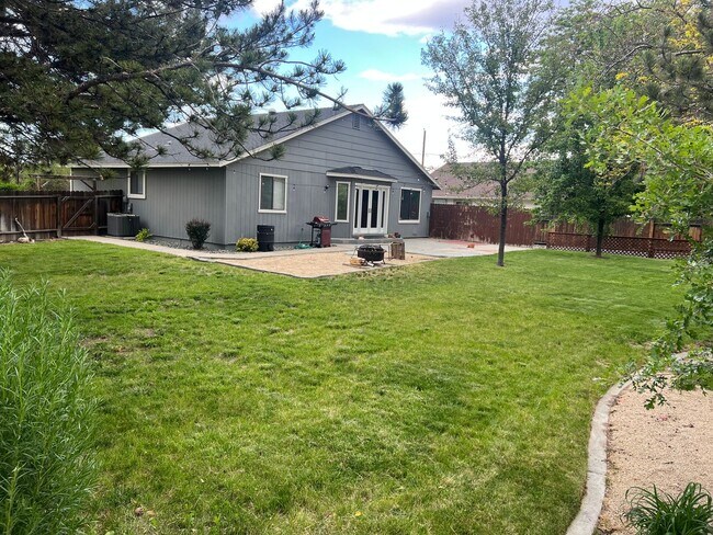 Building Photo - 3 bedroom, 2 bathroom, 1447 Sq Ft