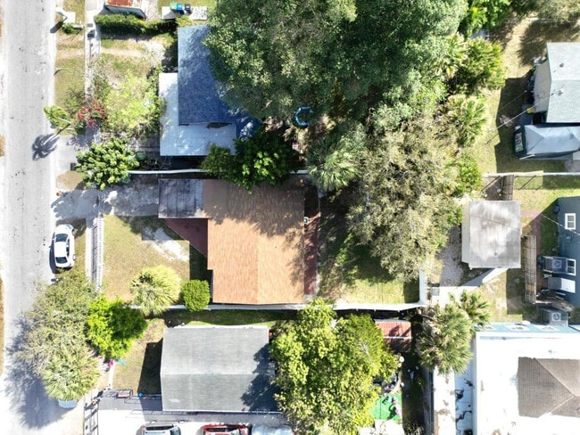 Building Photo - 525 NW 15th Terrace