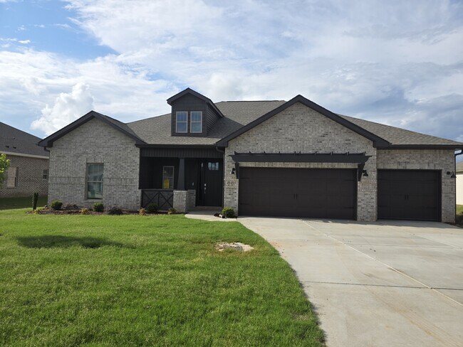 Building Photo - 22635 Donahue Dr