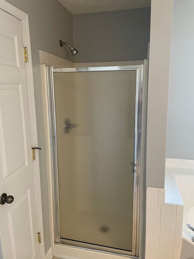 Building Photo - Two Bedroom Condo in Gated Community