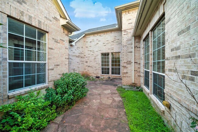 Building Photo - 1806 Rock Spring Ct