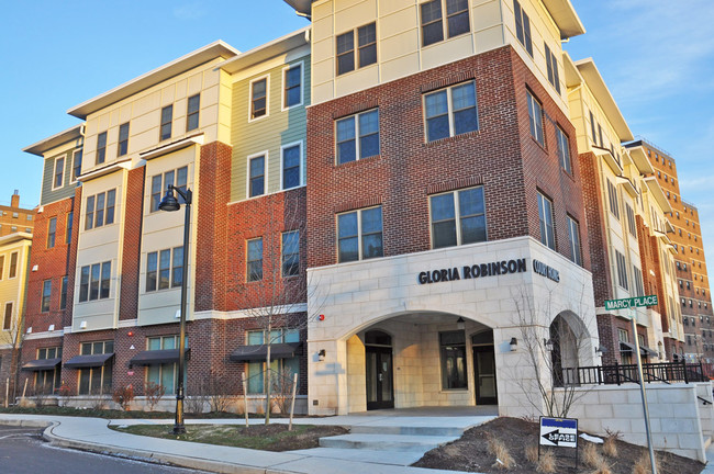 Building Photo - The Willows at Gloria Robinson