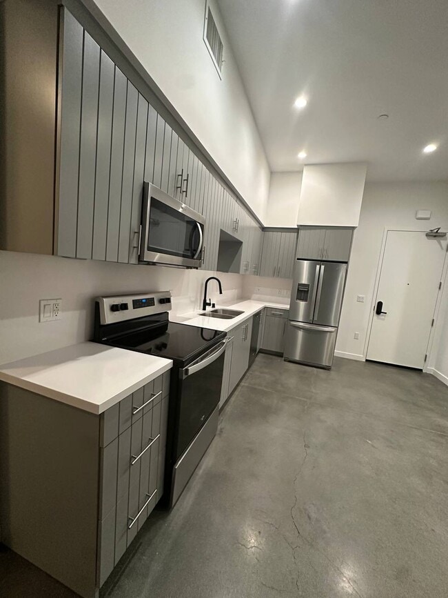 Building Photo - 20060 Prairie St