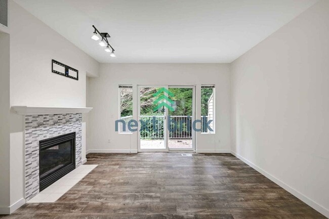 Building Photo - Charming 2-Bedroom Retreat with 2.5 Baths in Bothell's Serene Locale!