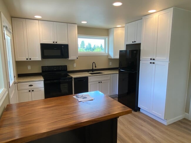 Brand-new Kitchen w/ View! - 1704 Eagles Nest Pl SE