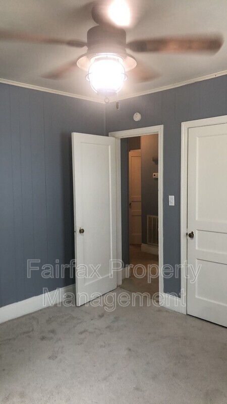 Building Photo - 506 E Club Blvd