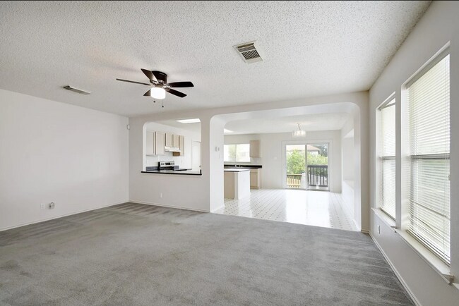 Building Photo - Beautiful 3-Bedroom Home in Northeast San Antonio