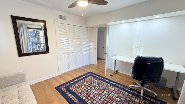 Building Photo - Large Home with Views