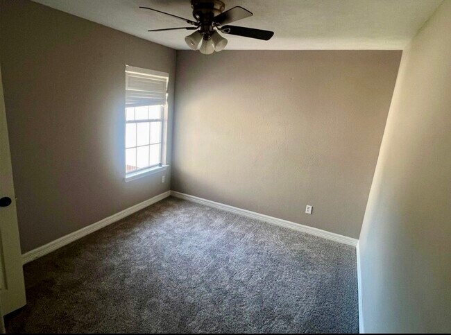 Building Photo - 10510 Linsley Lane