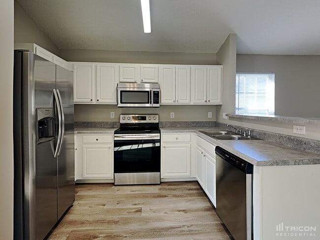 Building Photo - 4844 Silverdene St