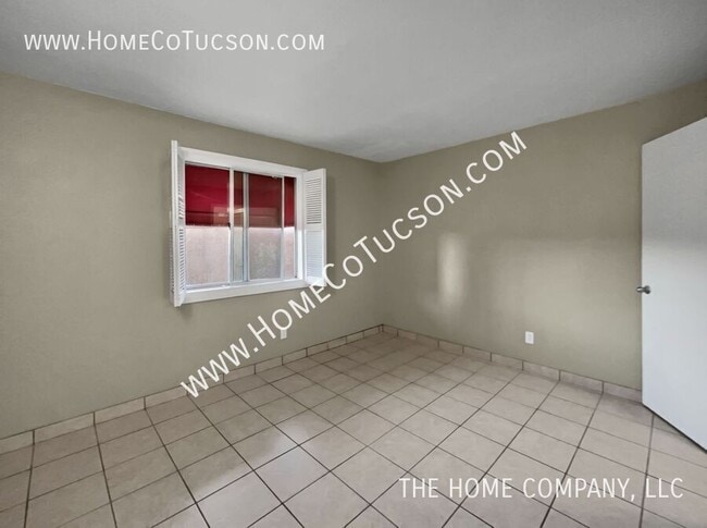 Building Photo - 3993 N Campbell Ave