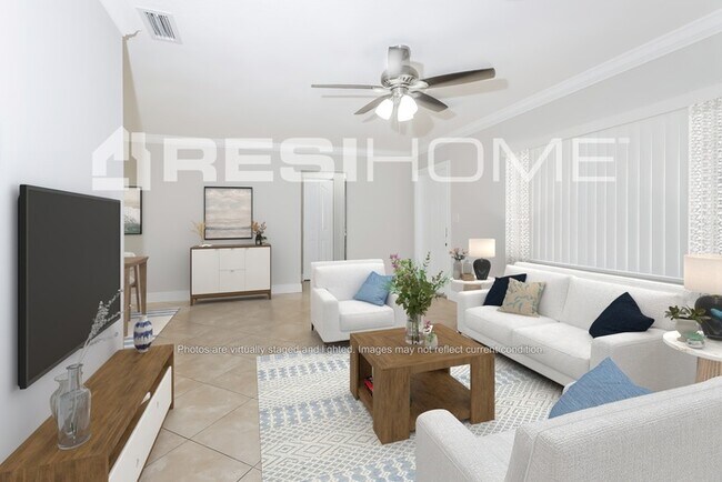 Building Photo - 9940 Spanish Isles Dr