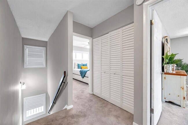 Building Photo - 6311 Newtown Cir