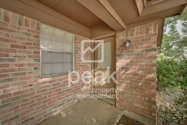 Building Photo - $1,510! 2Bed/2Bath duplex in Arlington! Apply by 12/31 to SAVE $650 FREE APPLICATION
