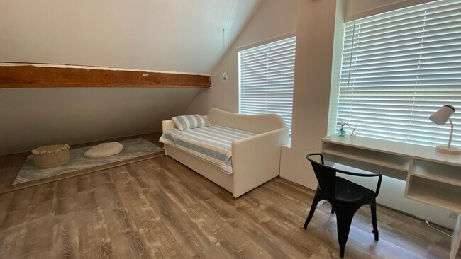 Building Photo - 22990 SW 156th Ave