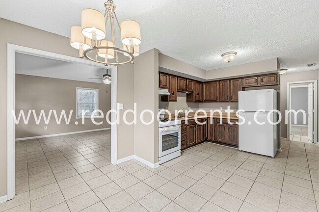 Building Photo - Charming 3-Bedroom Ranch in Plainfield