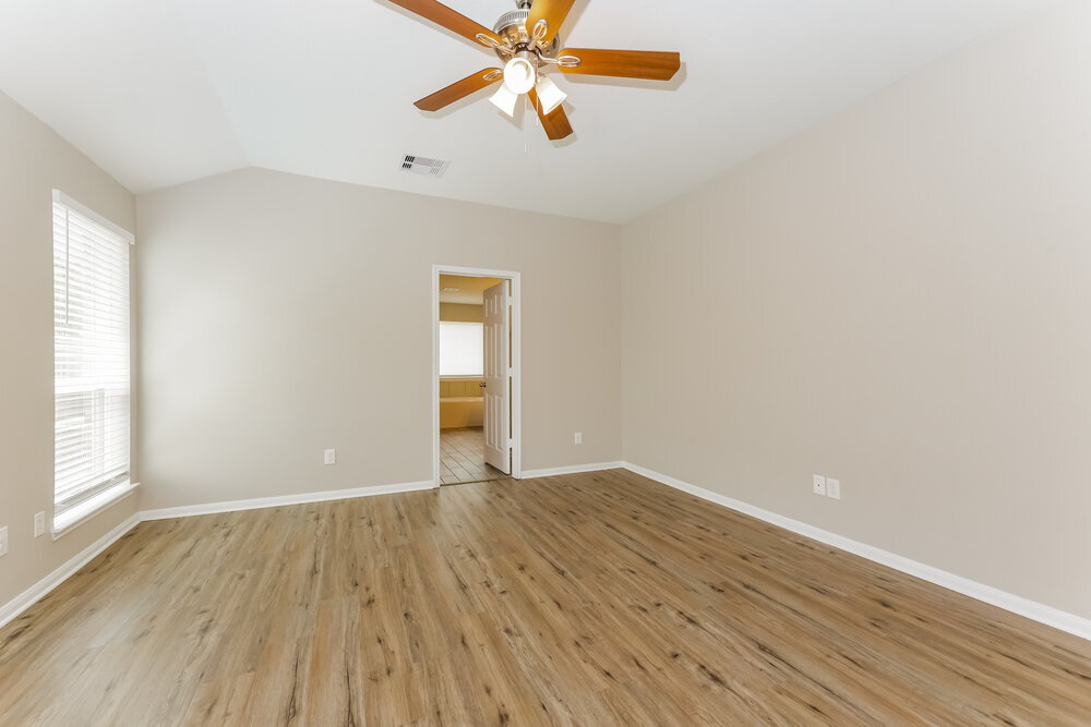 Building Photo - 9957 Yearling Pl