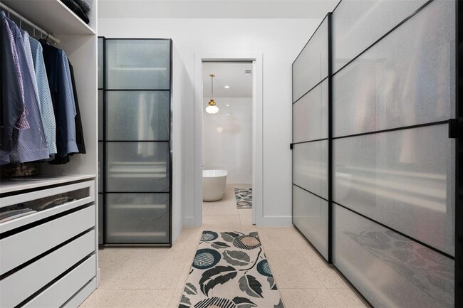 Building Photo - 73 Julius St