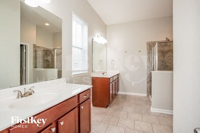 Building Photo - 10892 Mossy Rock Dr