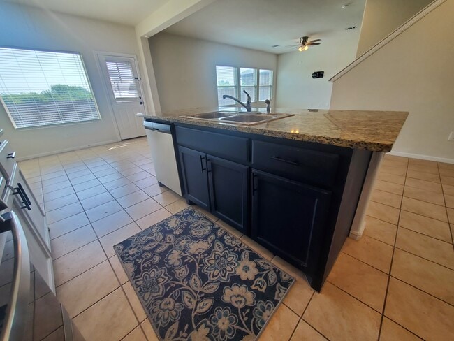 Building Photo - 248 Crowfoot Dr