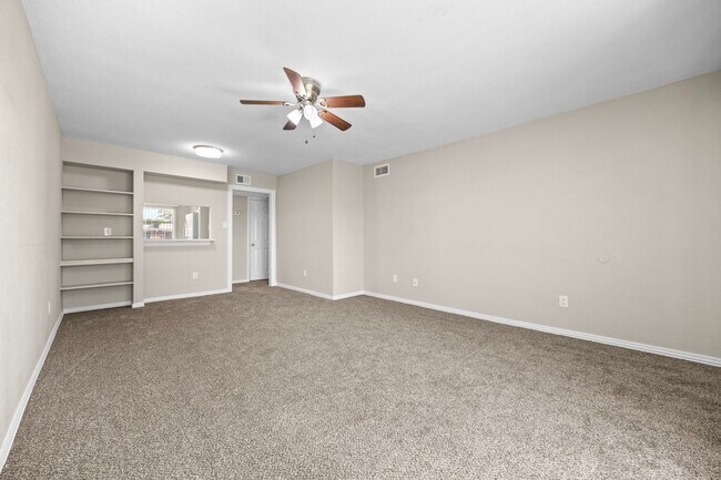 Building Photo - 9616 Long Point Rd