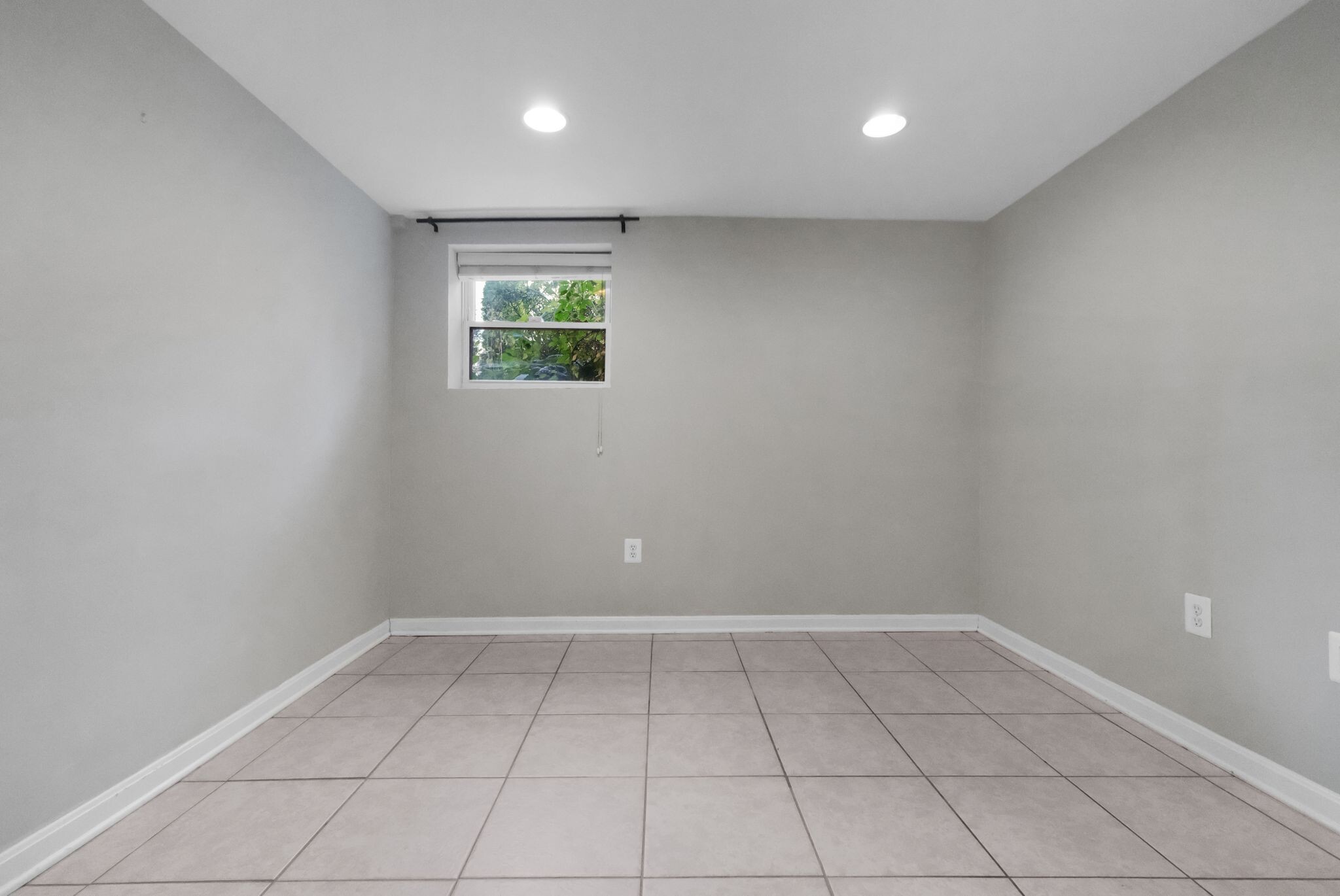 Building Photo - 318 Farragut St NW