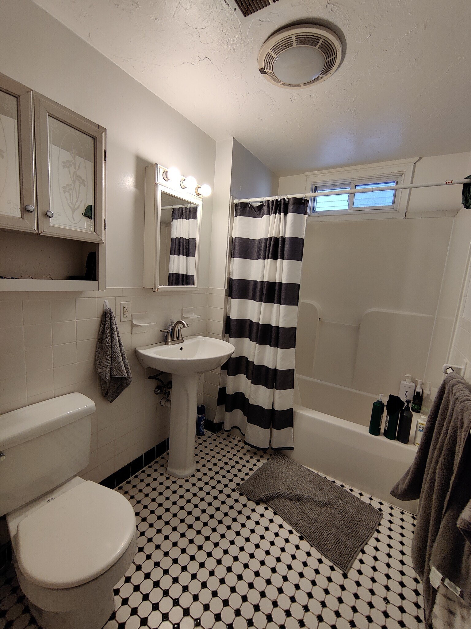 Building Photo - 51 Gardner St