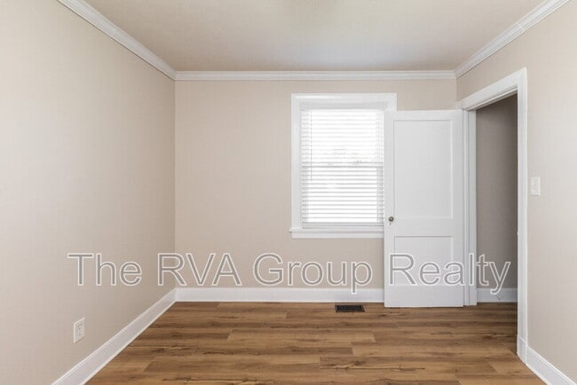 Building Photo - 2415 Dumbarton Rd