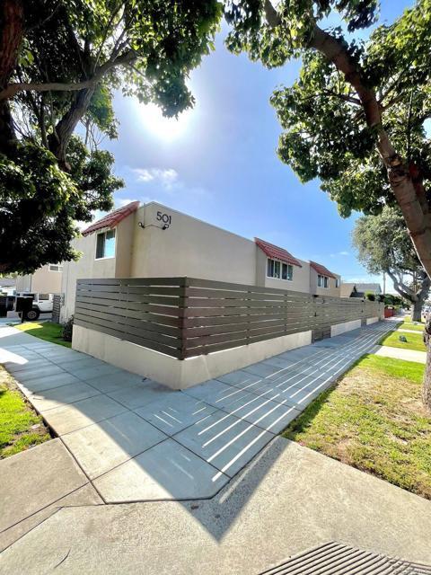 Building Photo - 501 N Ditmar St