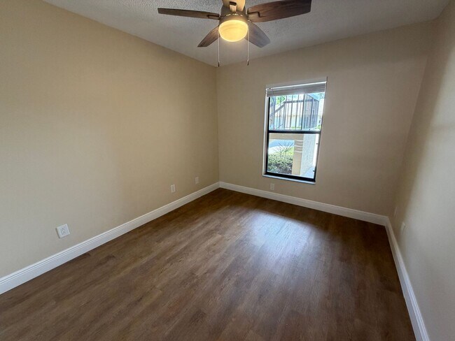 Building Photo - 5321 Summerlin Woods Dr
