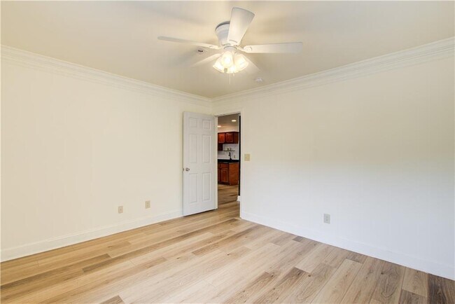 Building Photo - 304 Madison Ct