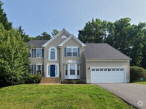 Building Photo - 5 BR, 4 BA Colonial in Lee's Hill