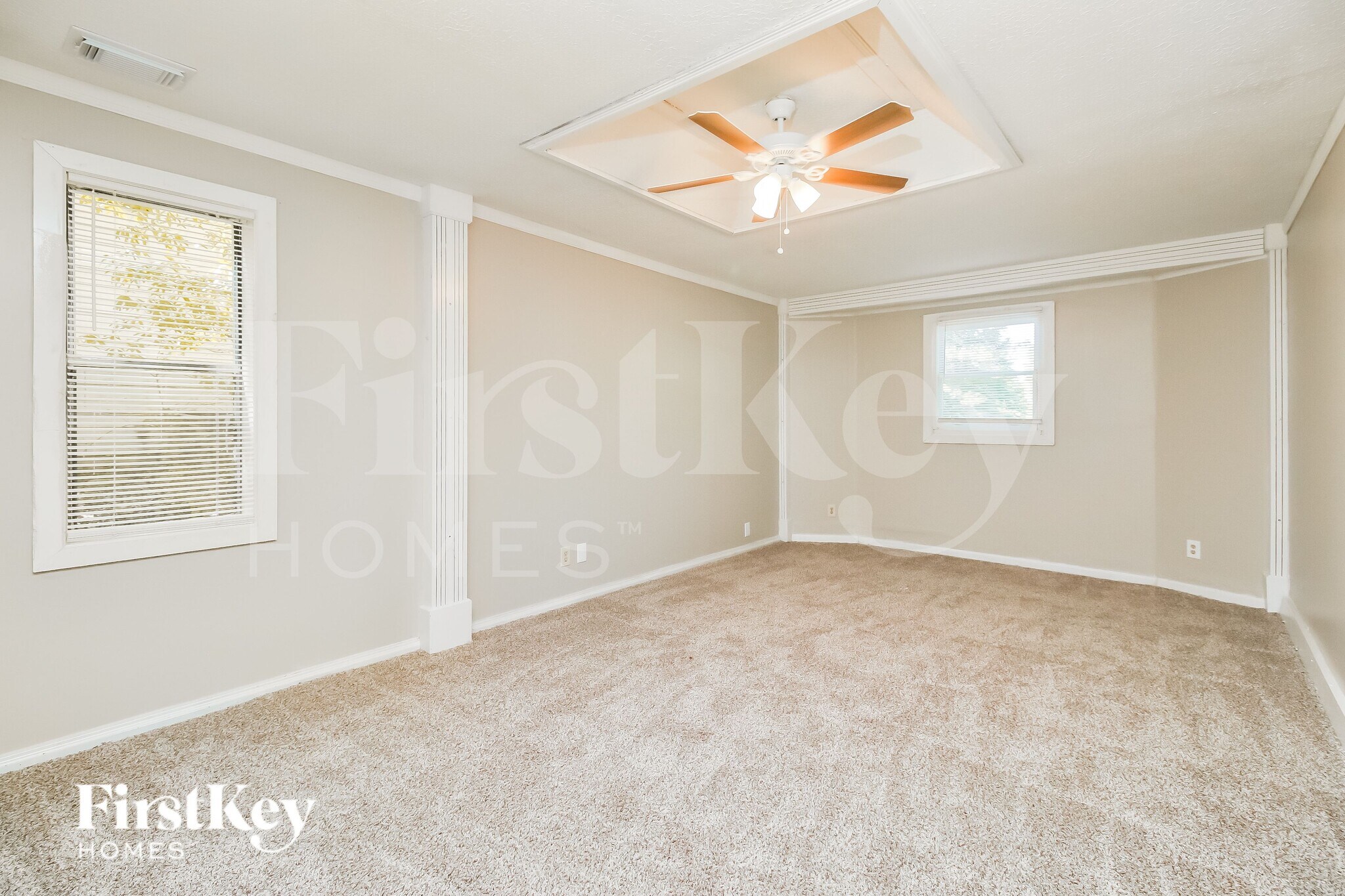 Building Photo - 359 Cindy Dr SE