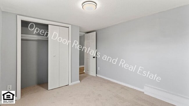Building Photo - 2144 Edgehill Ave