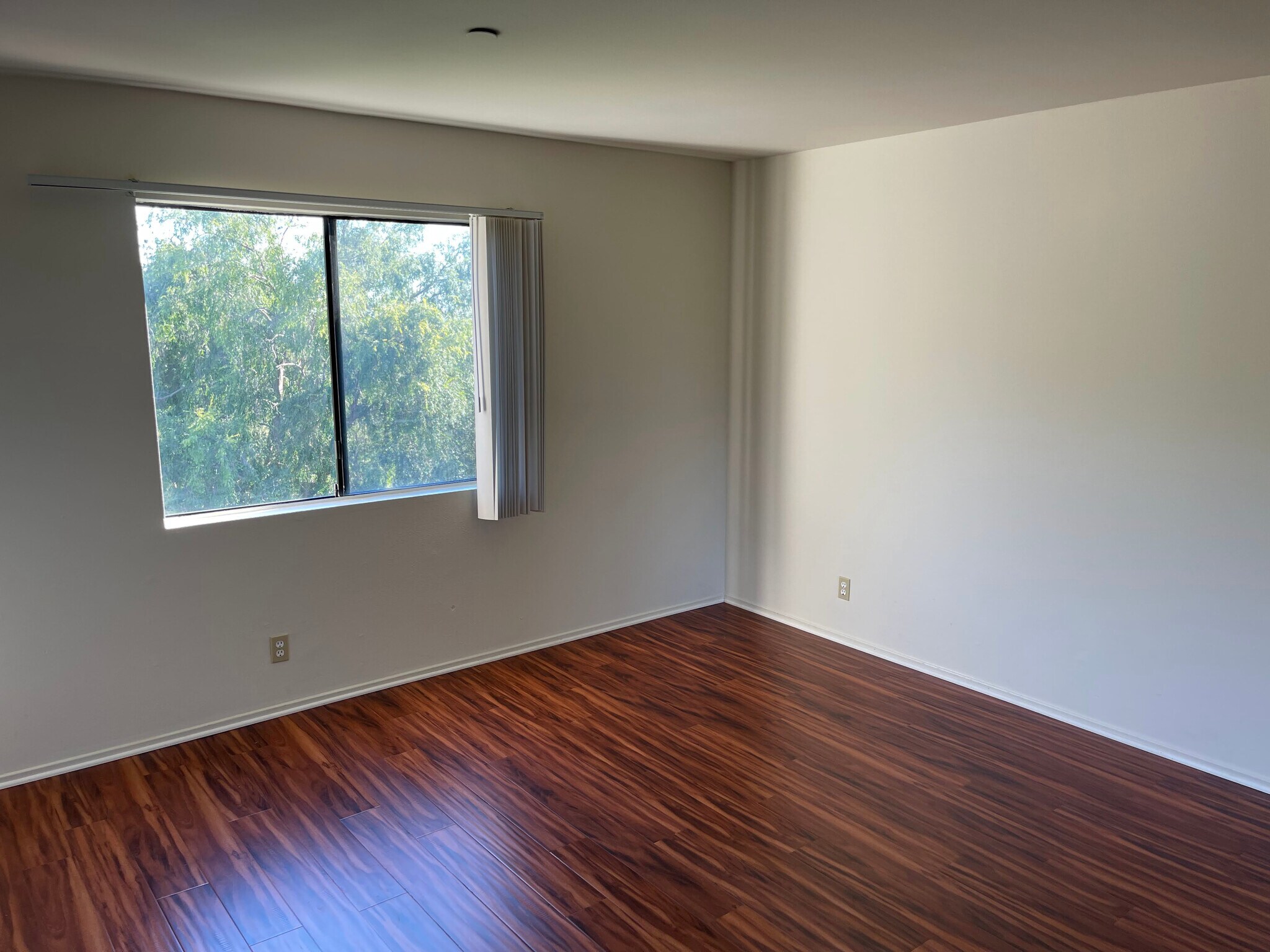 Building Photo - 1830 N Verdugo Rd