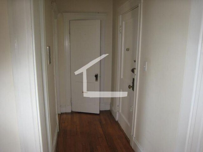 Building Photo - 317 Allston St