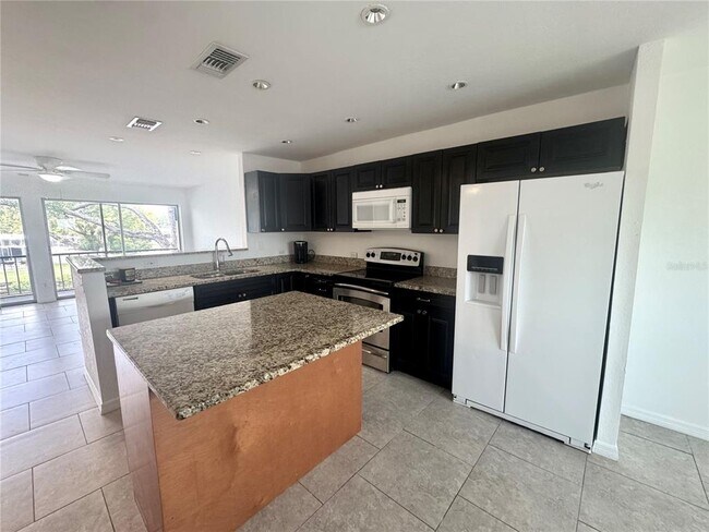 Building Photo - 9201 Tudor Dr