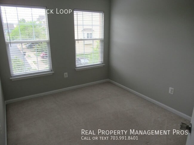Building Photo - 6640 Roderick Loop