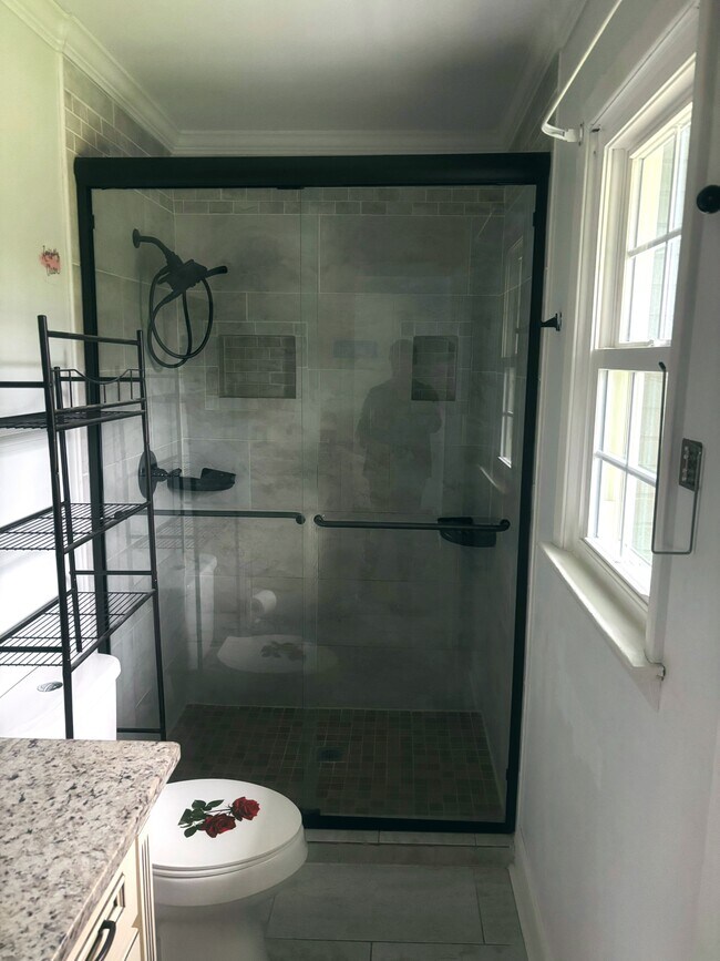 Building Photo - 82 Oliver Dr