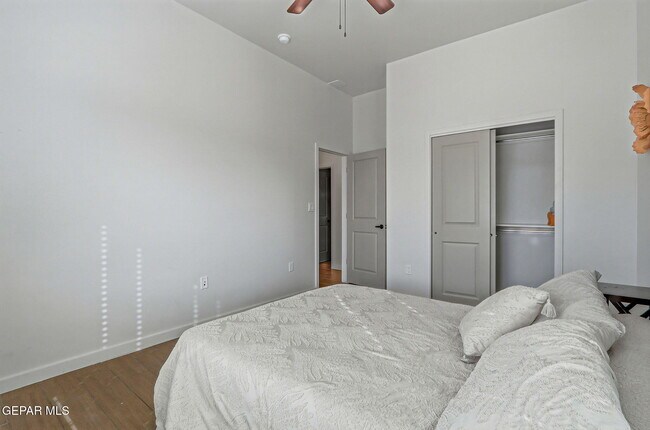 Building Photo - 244 Farnborough St