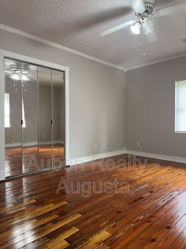 Building Photo - 328 Seminole Dr