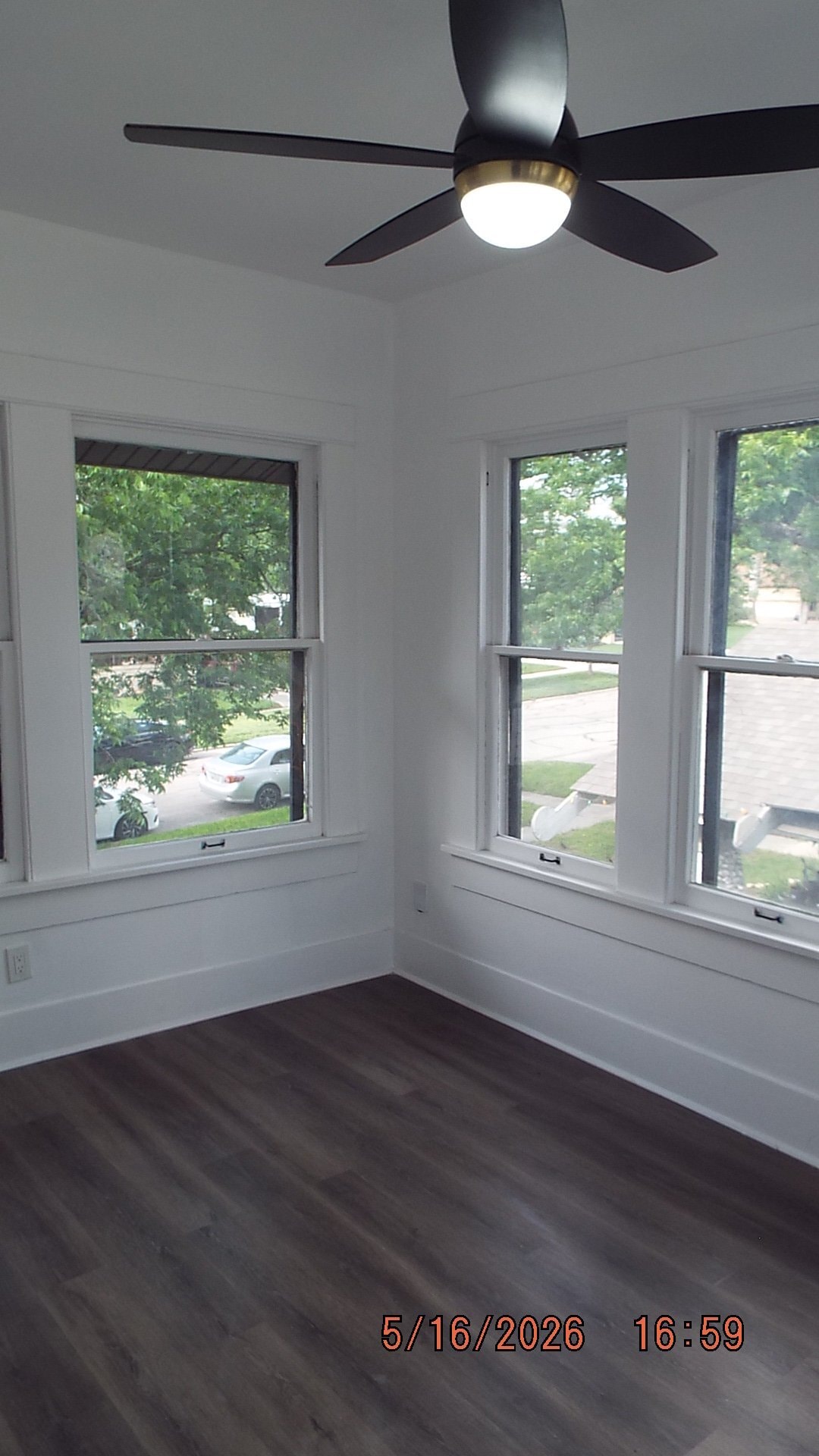 Building Photo - 940 W Mulberry Ave