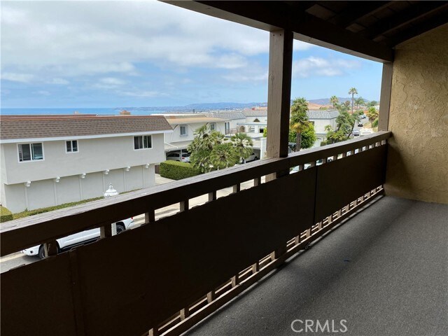 Building Photo - 214 Via Robina