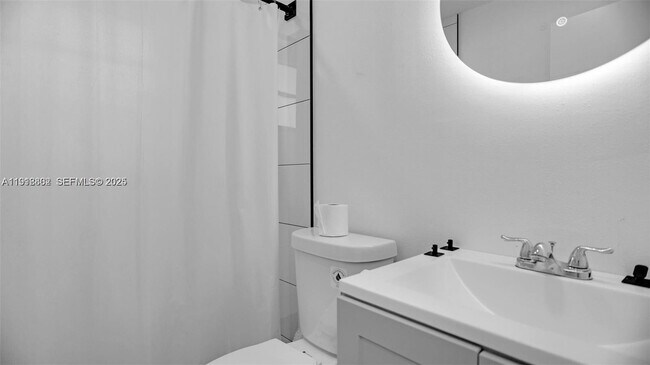 Building Photo - 32 SW 9th St