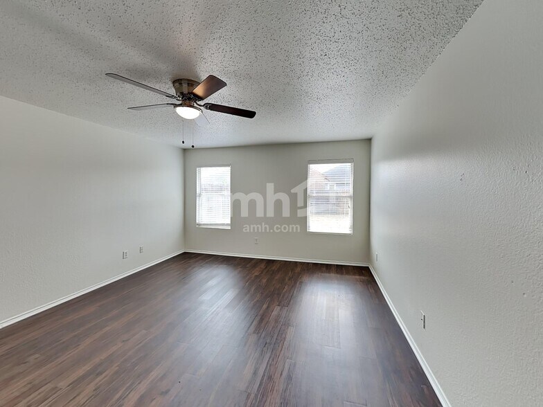 Building Photo - 2509 Margaret Ln