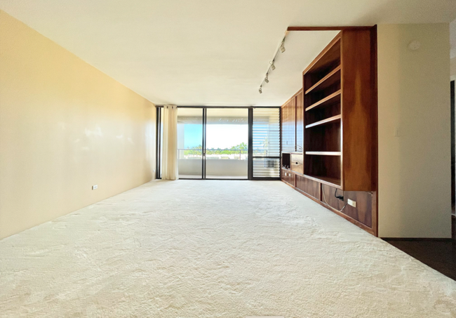 Building Photo - 6770 Hawaii Kai Dr